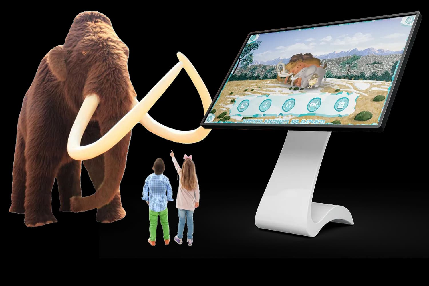 El mamut y una pantalla táctil de la exposición